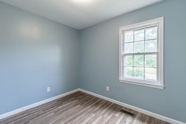 Building Photo - A Haven of Comfort and Convenience