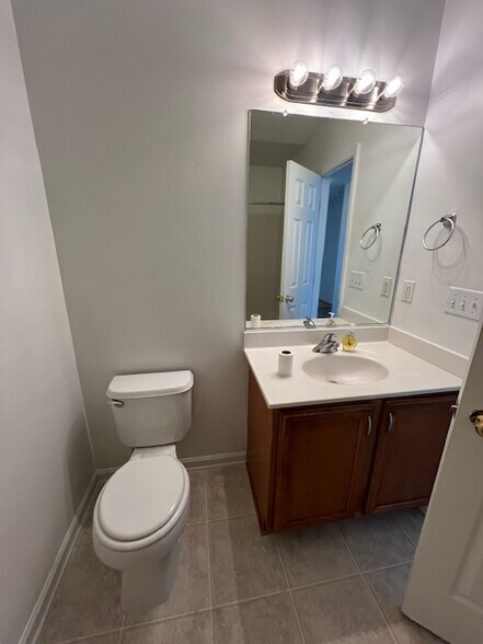 Building Photo - 434 Fernway Dr