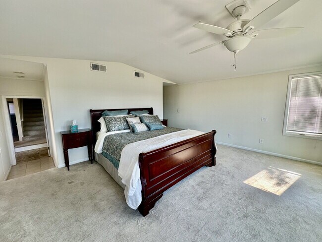 Building Photo - Four Bedroom Waterfront Home on the May River!