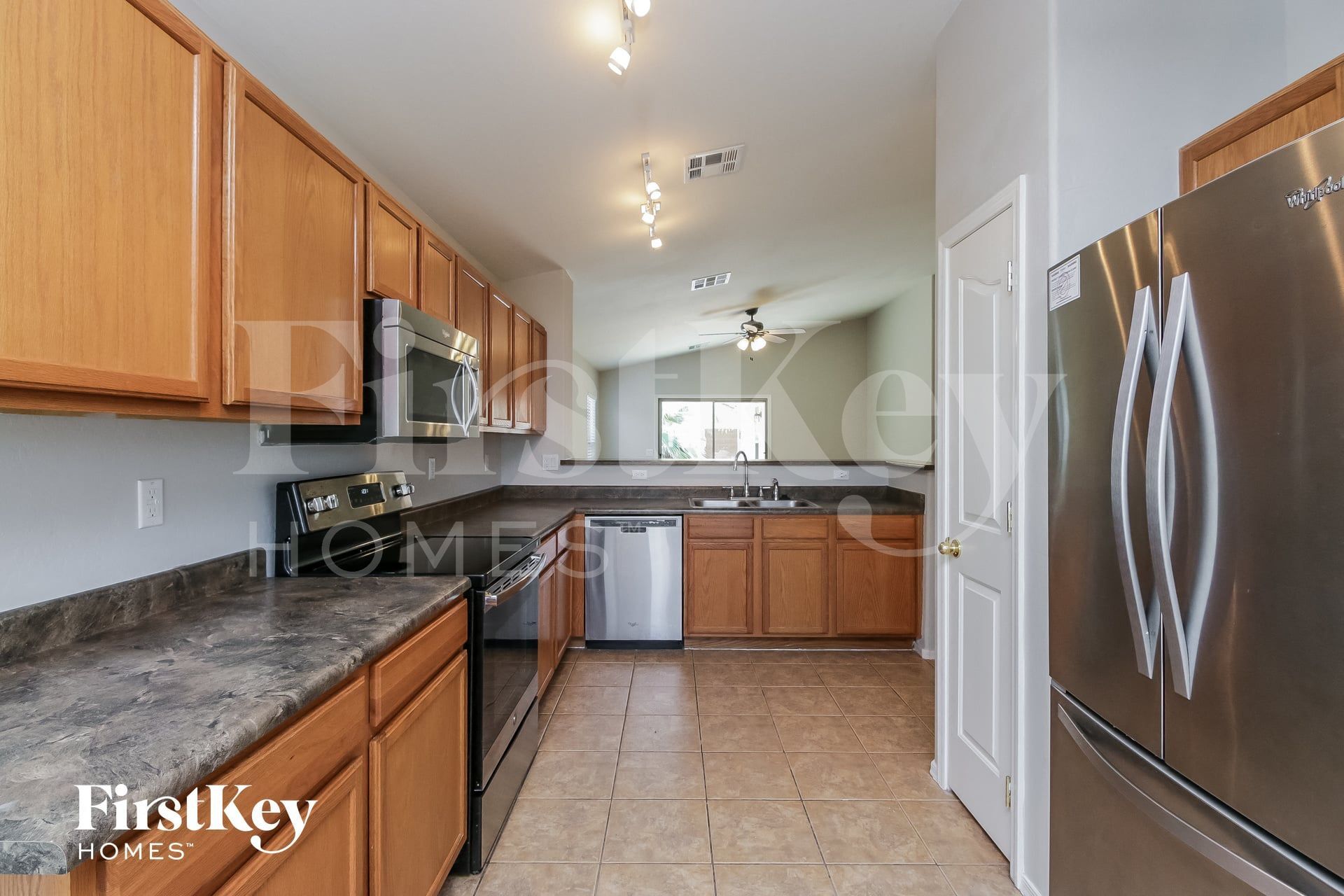 Building Photo - 3193 W Sunshine Butte Dr