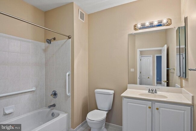 Building Photo - 2115 Ganton Green