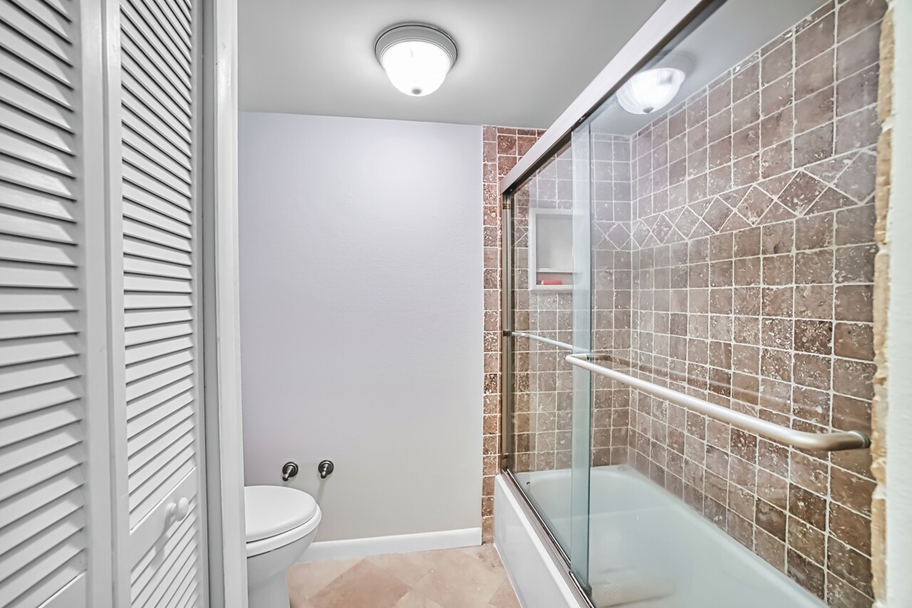 Building Photo - 17455 Overhill Dr