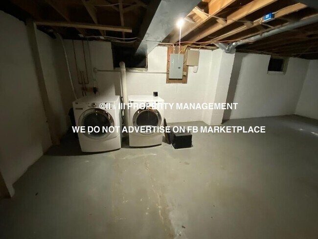 Building Photo - 512 W 86th St