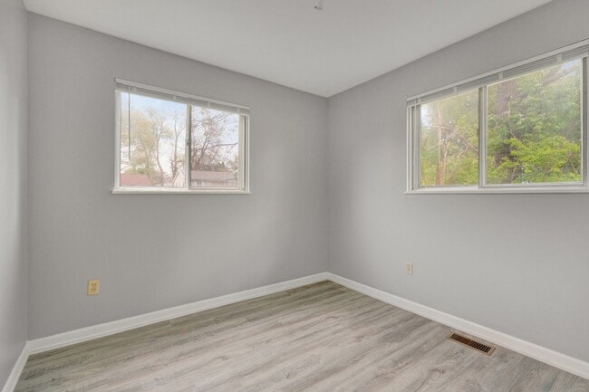 Building Photo - 3 bedroom, 1 bathroom house FOR RENT NOW!