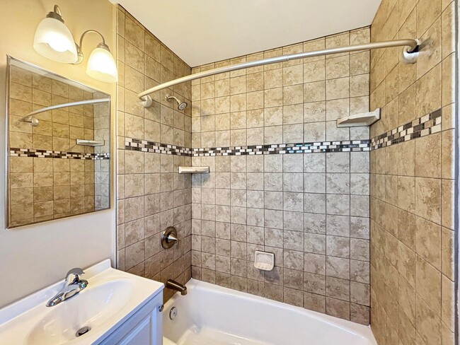 Building Photo - Charming 1BD/1BA Home in Golden Hill W/ Fu...