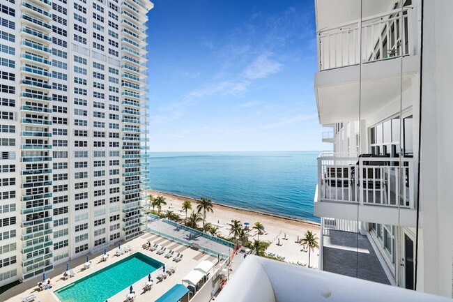 Building Photo - 3850 Galt Ocean Dr