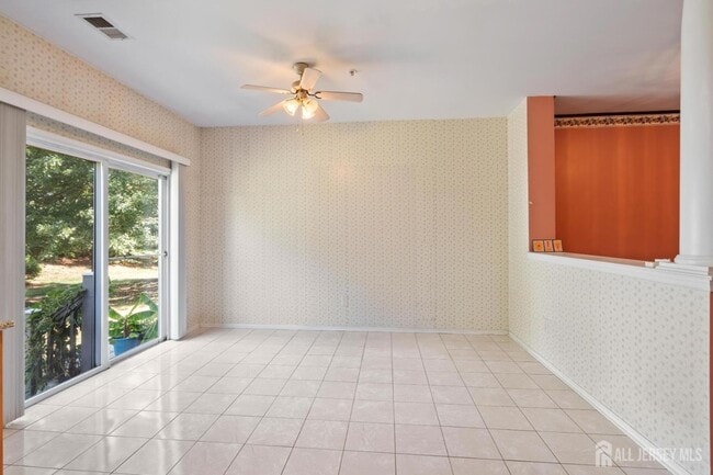 Building Photo - 1209 Blossom Cir