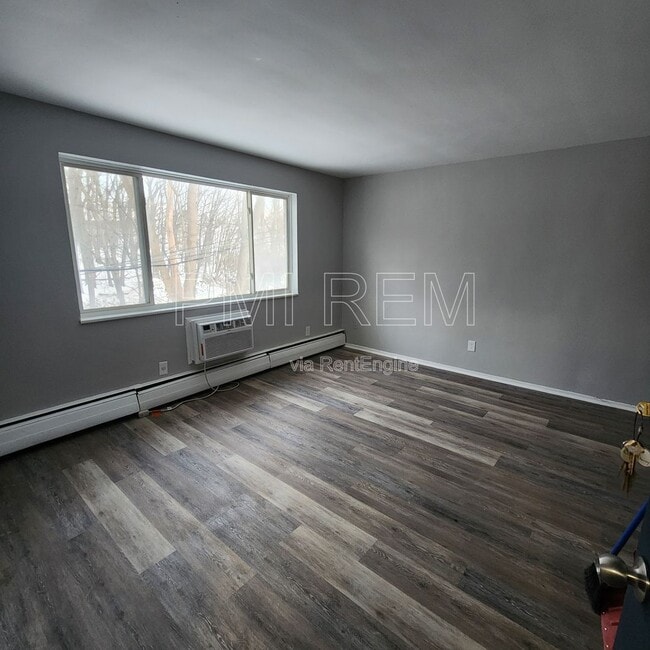 Building Photo - 5281 E 126th St