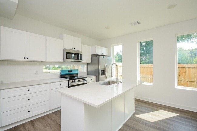 Building Photo - 4358 Clover St