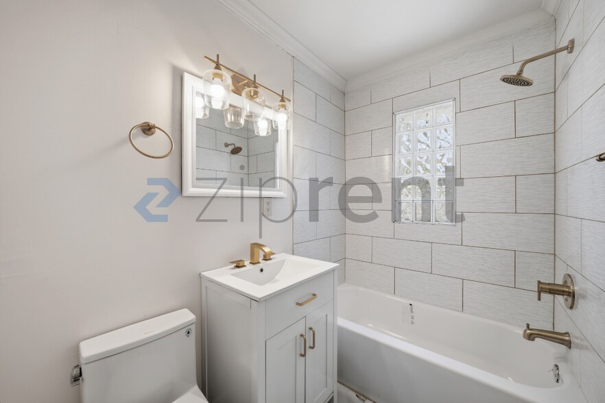 Building Photo - 1264 Hartford Ave SW