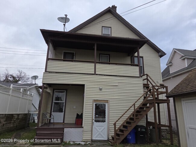 Building Photo - 1706 E Gibson St