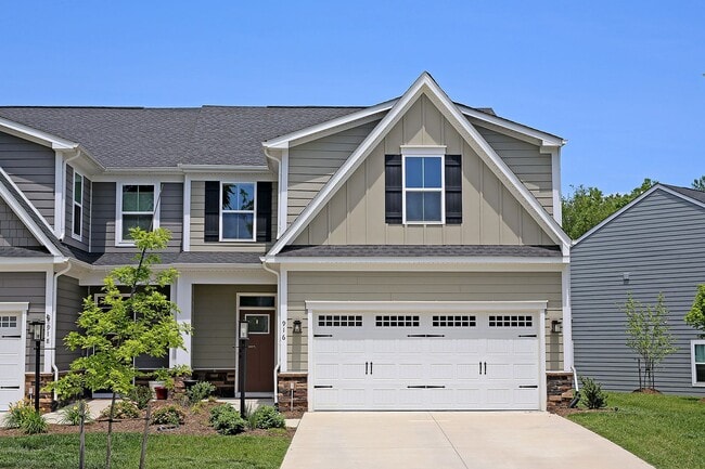 Primary Photo - Berkmar Overlook Home with 2-Car Garage & ...