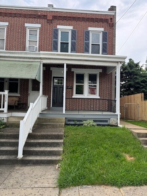 Primary Photo - 226 E Liberty St