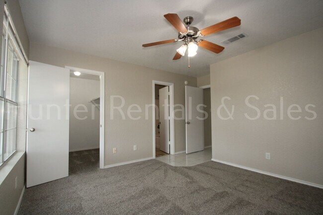 Building Photo - Live Large in Killeen – 5 Bedrooms, Big Va...