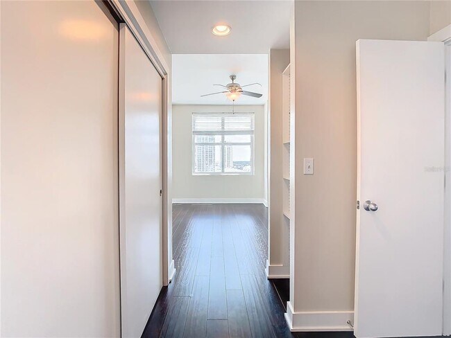 Building Photo - 1208 E Kennedy Blvd