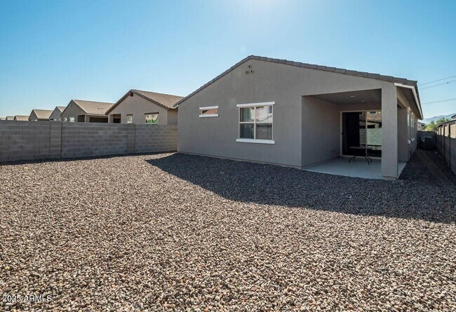 Building Photo - 6940 W Beth Dr