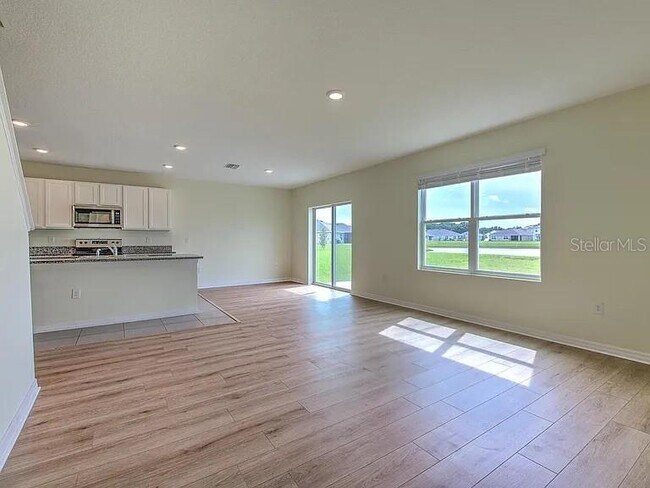 Building Photo - 16336 Little Garden Dr