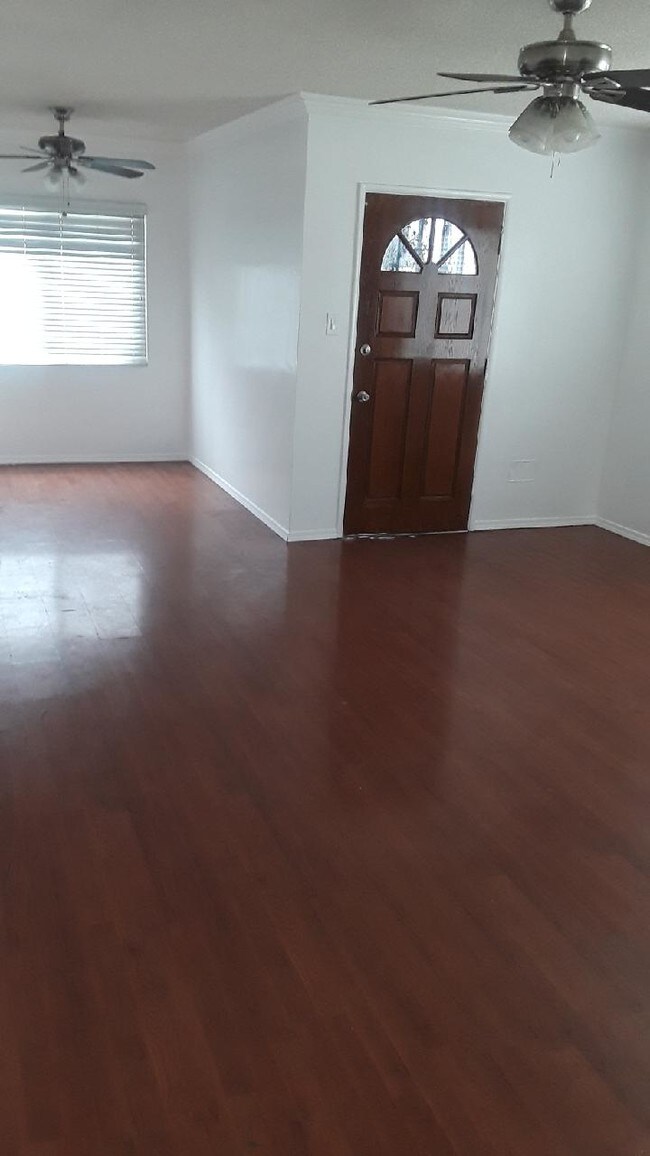 Living Room - 9350 S 6th Ave