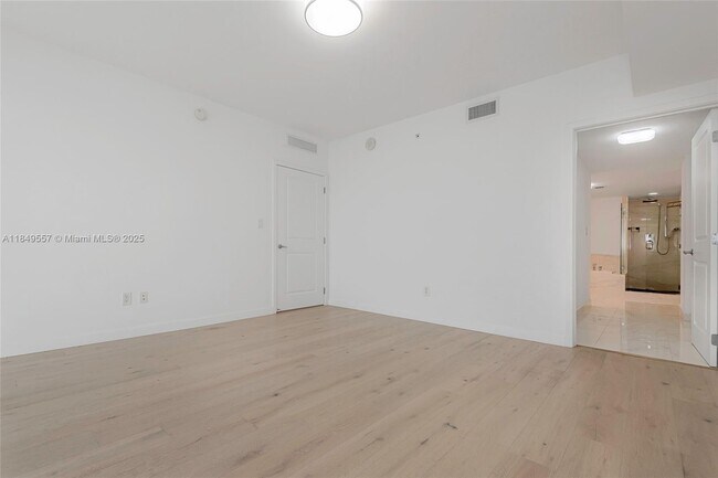 Building Photo - 400 Sunny Isles Blvd