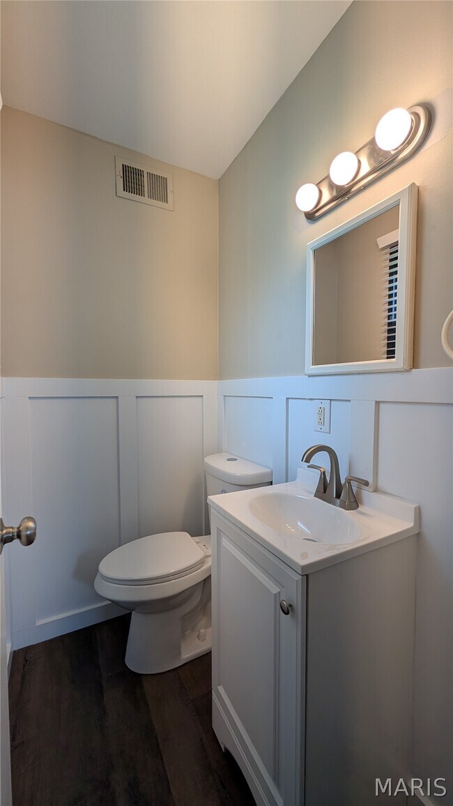 Building Photo - 809 Jacobs Ln