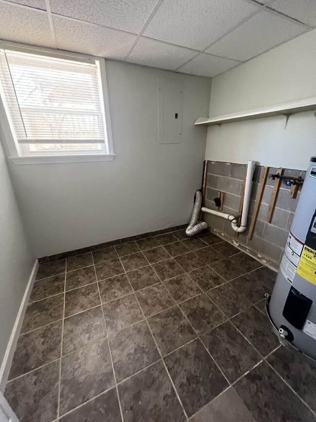 Building Photo - Charming 3 Bed, 1.5 Bath Rental Home on St...