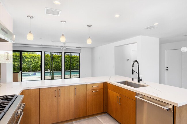 Building Photo - 73534 Silver Moon Trail