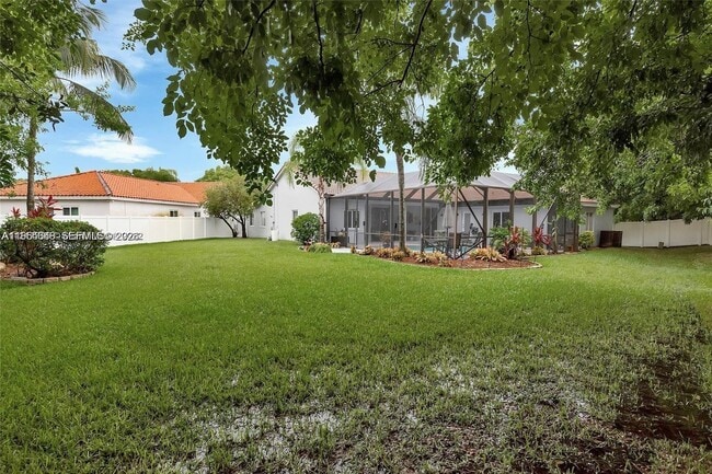 Building Photo - 1800 Water Ridge Dr