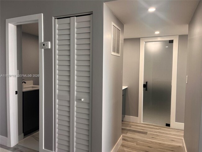 Building Photo - 13155 Ixora Ct