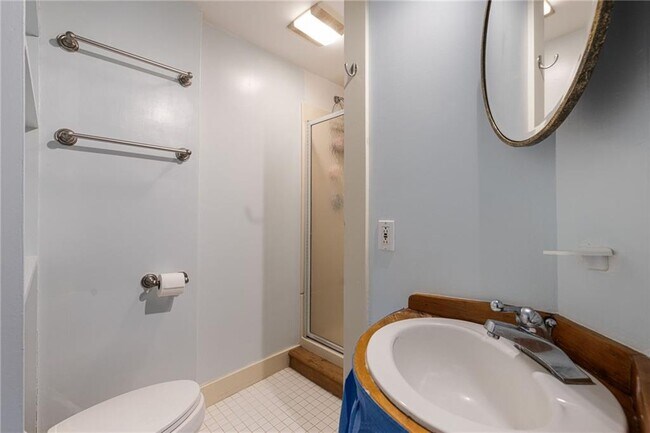 Building Photo - 73 Thames St