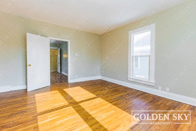 Building Photo - 900 1/2 West Main Street - NA