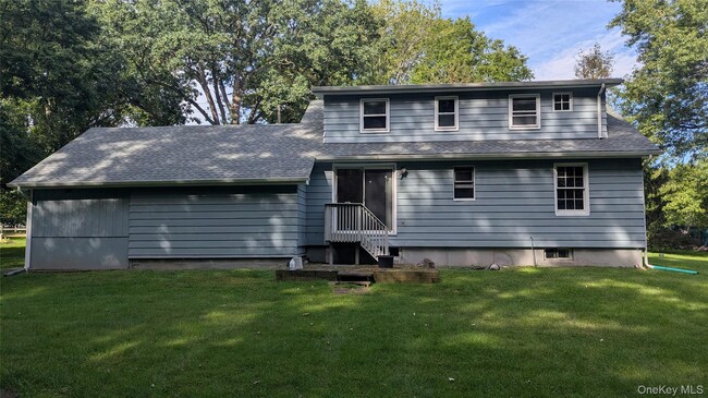 Building Photo - 362 Strawtown Rd