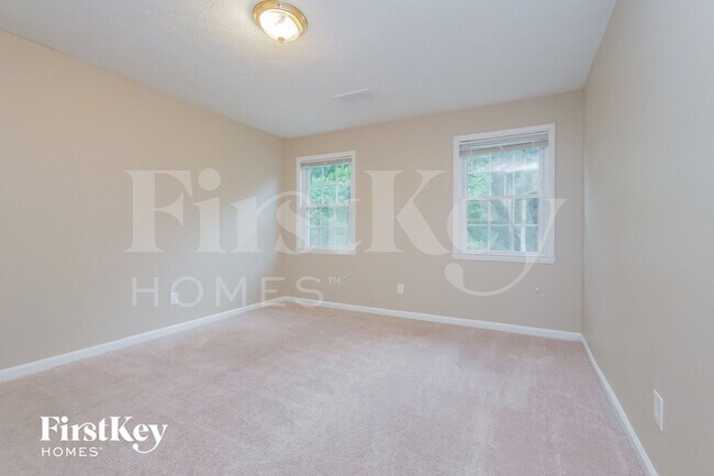 Building Photo - 161 Solomon Dr