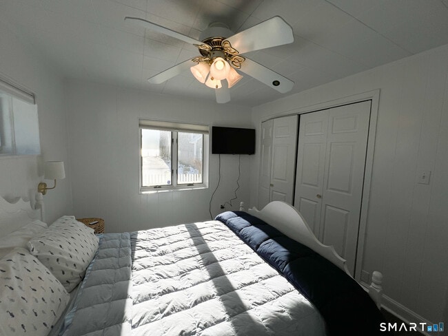 Building Photo - 54 Milesfield Ave