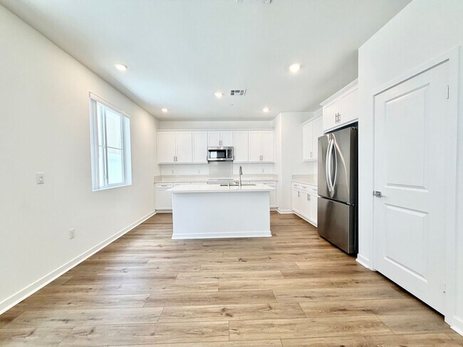 Building Photo - 31404 Lolite Dr