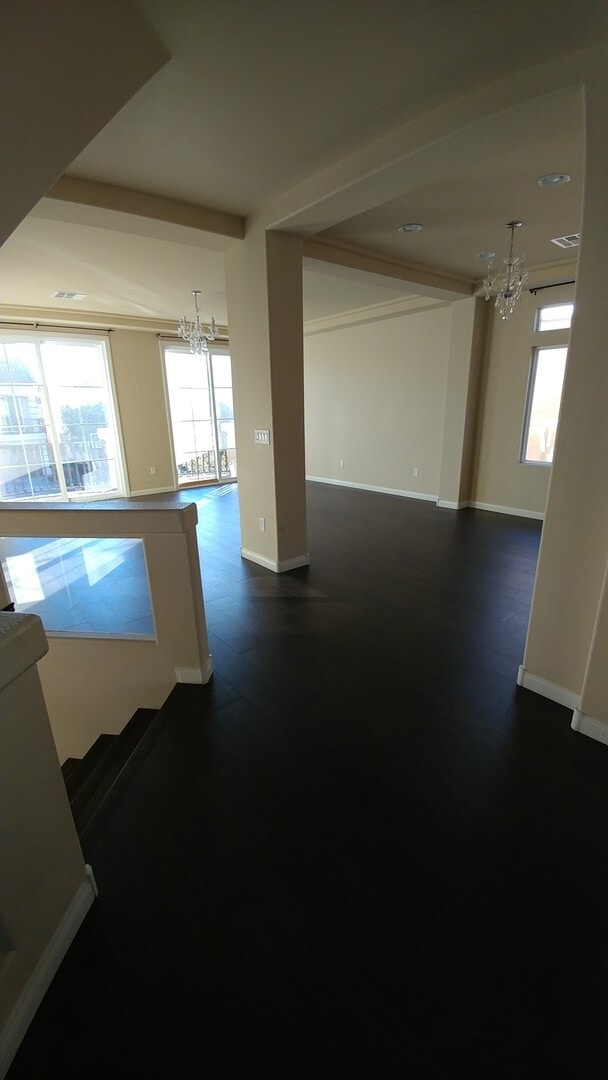 Building Photo - Multi level