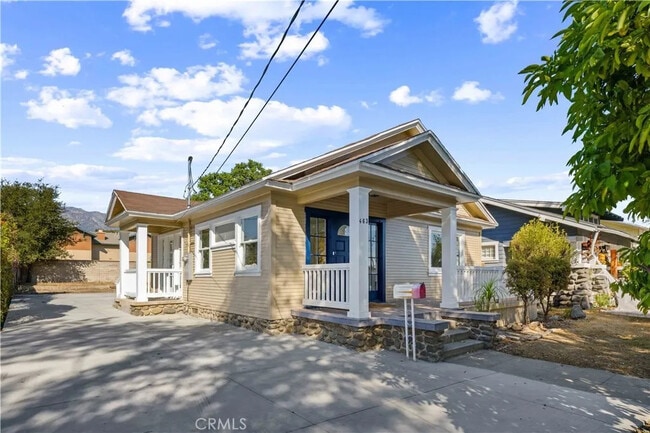 Building Photo - 463 E 9th St