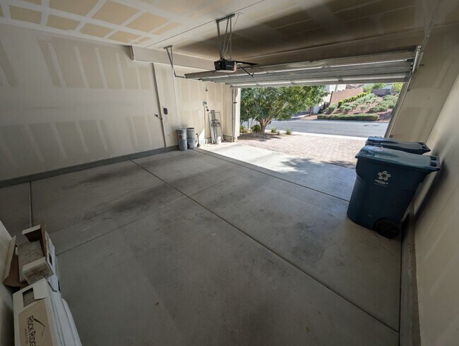 Building Photo - 3622 Portiani Dr