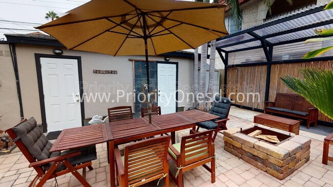 Building Photo - 4766 Bermuda Ave