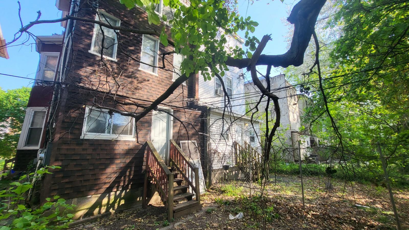 Building Photo - 437 W Bringhurst St