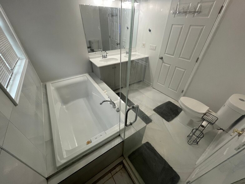 Building Photo - 308 Hamilton Pl