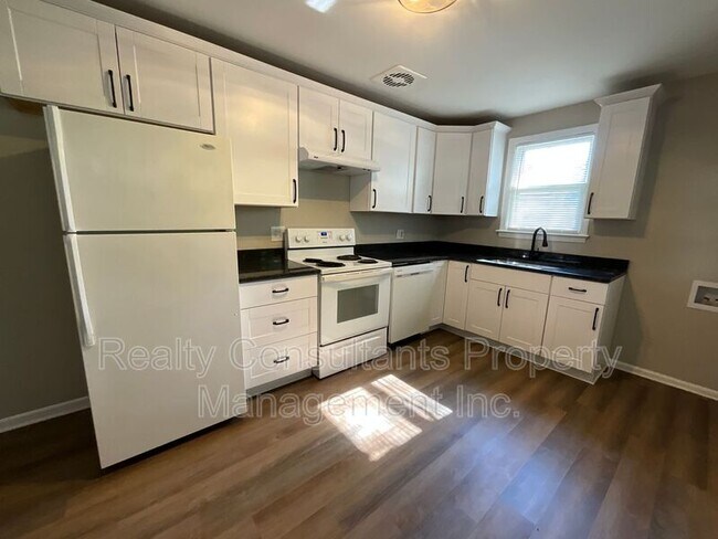 Building Photo - 1413 Gracewood Dr