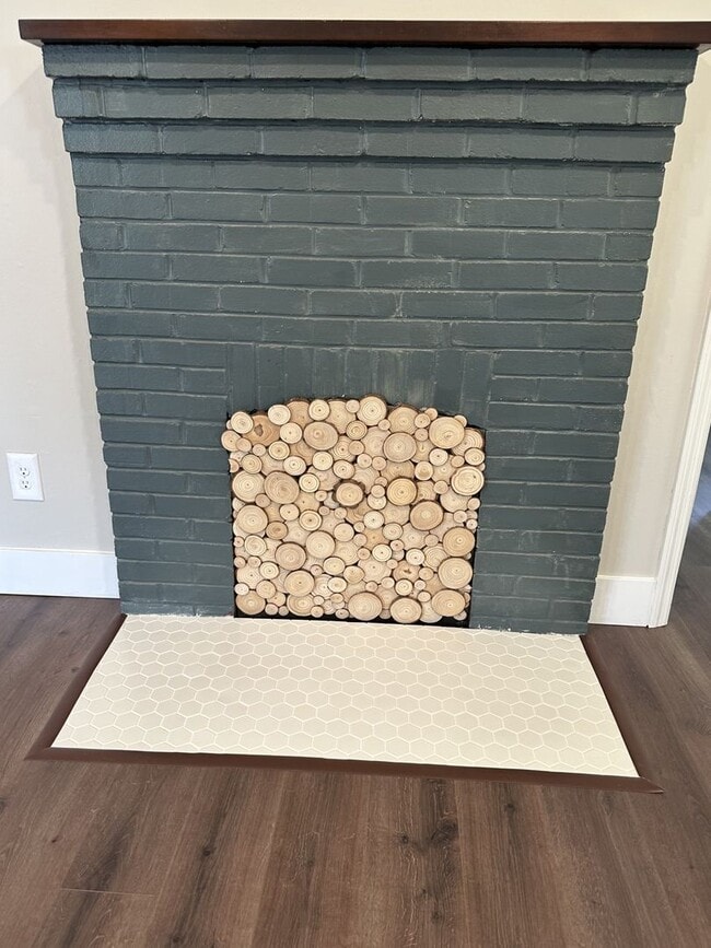 Building Photo - IMMACULATE, completely remodeled, one leve...