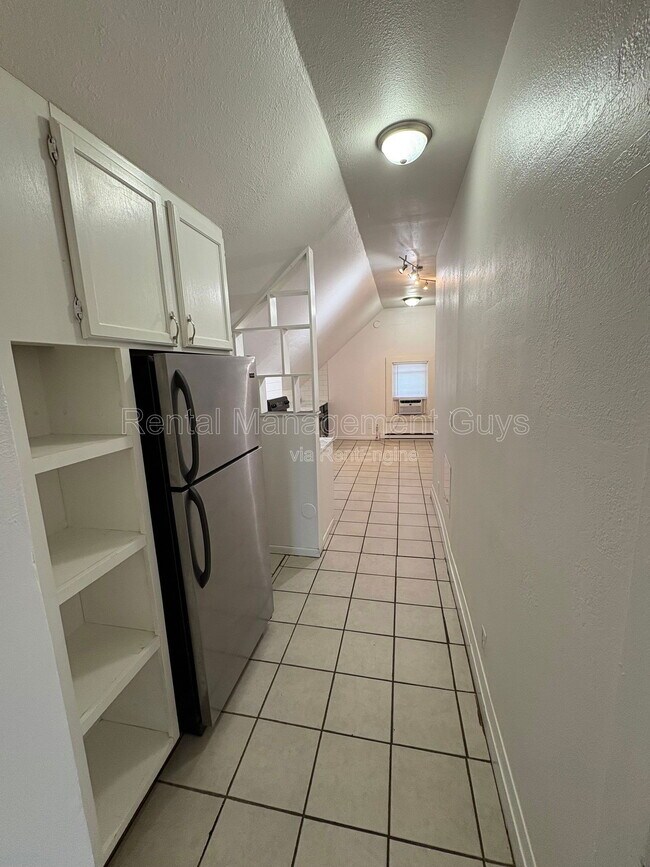 Building Photo - 793 Selby Ave