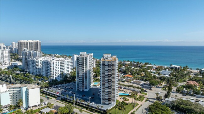 Building Photo - 2715 N Ocean Blvd