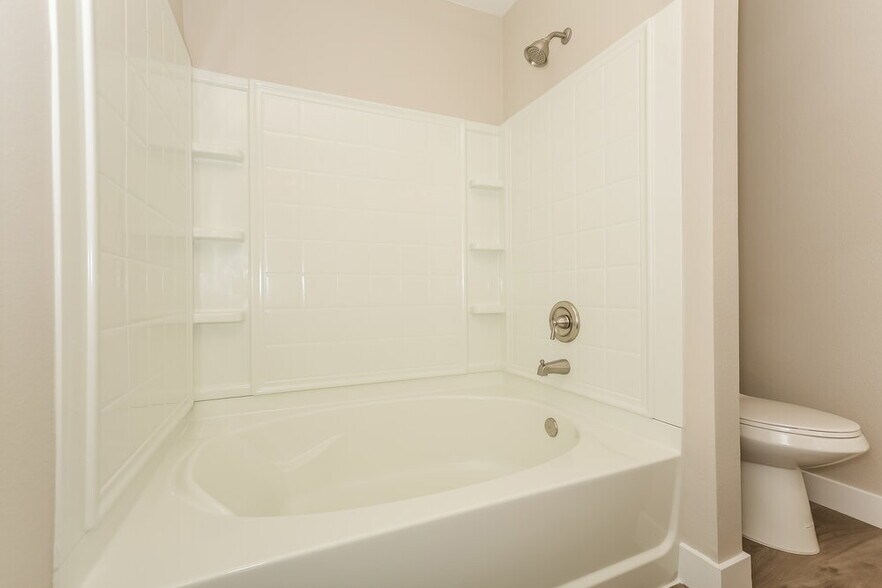 Building Photo - 2010 Waverly Cir