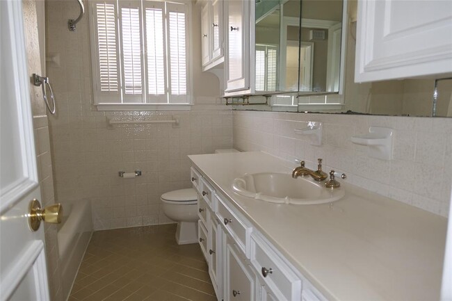 Building Photo - 6317 Rincon Way