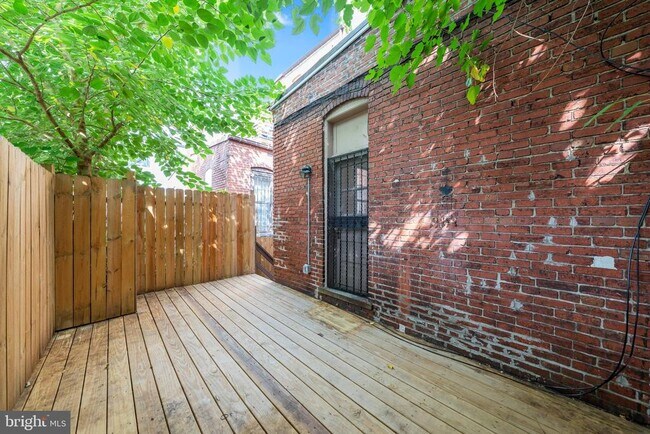 Building Photo - 1306 Euclid St NW