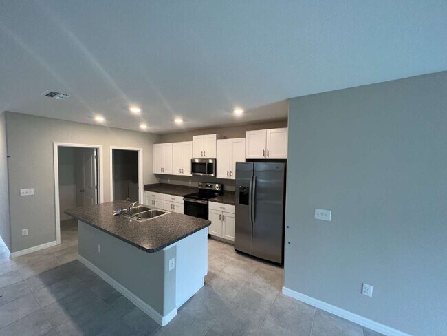 Building Photo - 7303 Canterbury Bells Ct