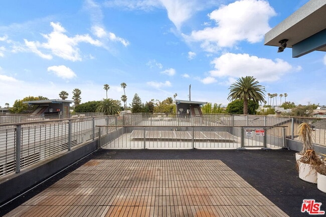 Building Photo - 621 San Juan Ave