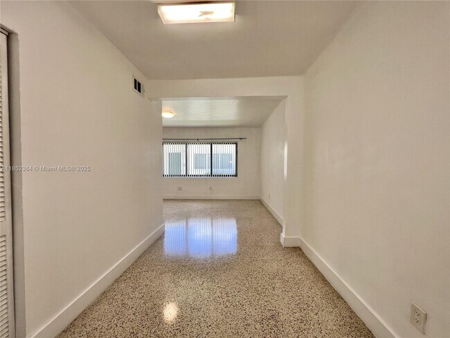 Building Photo - 877 80th St